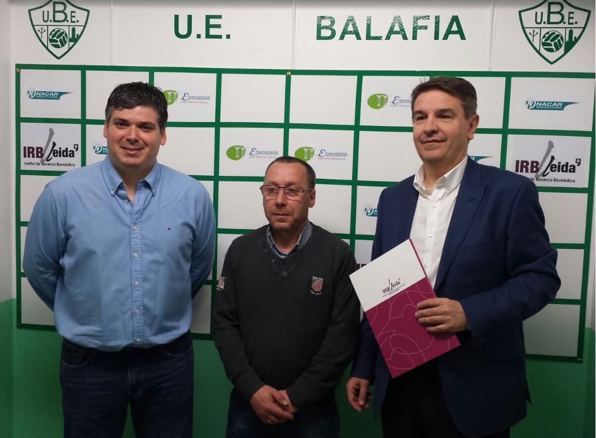 Ramon Folguera, responsible of marketing of the EU Balàfia, Francisco Rodríguez, President of the EU Balàfia, and the head of promotion of IRBLleida, Josep Maria Bosch